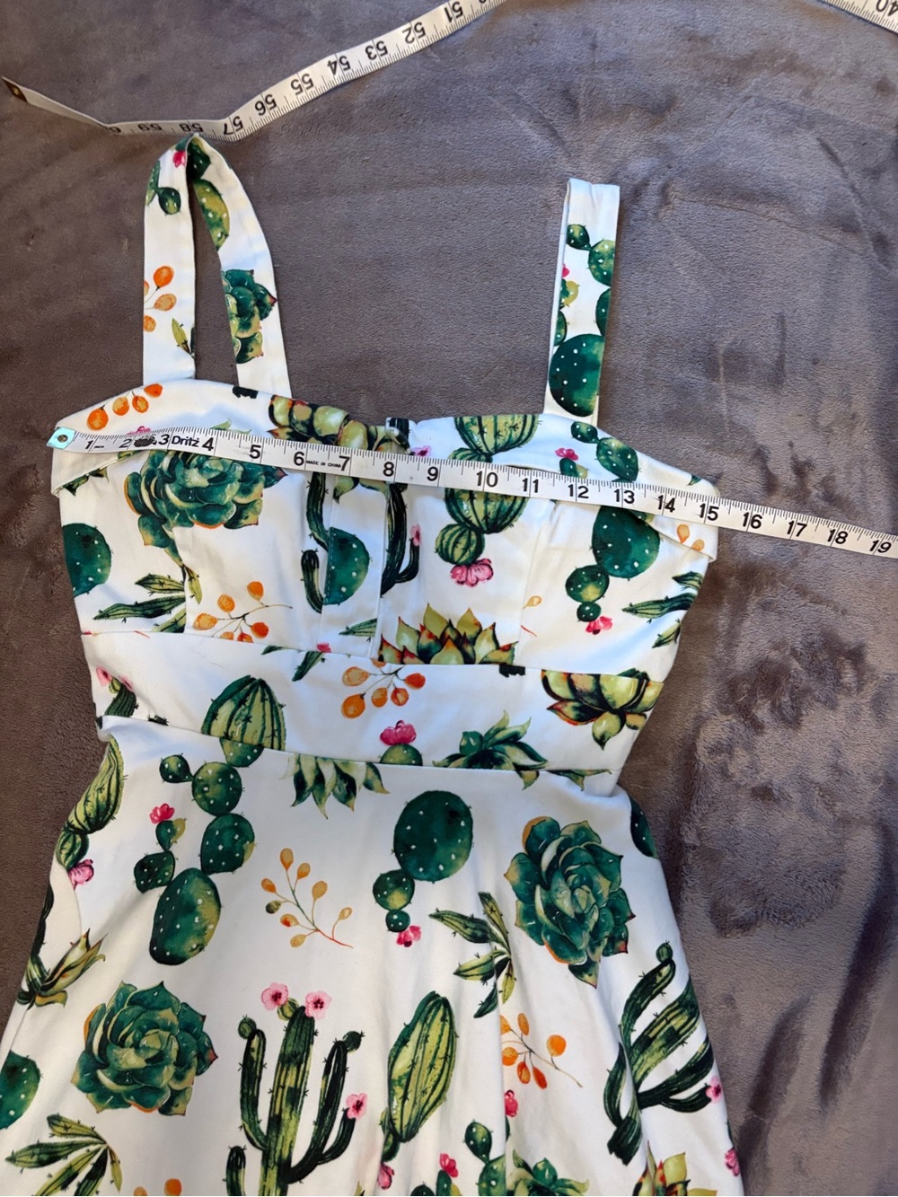 White Cactus-Print Sleeveless Mini Dress with Green Botanical Motif - Picture 4 of 12